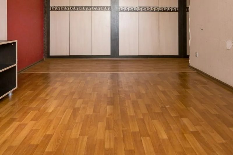 Parquet macizo de roble encolado y barnizado